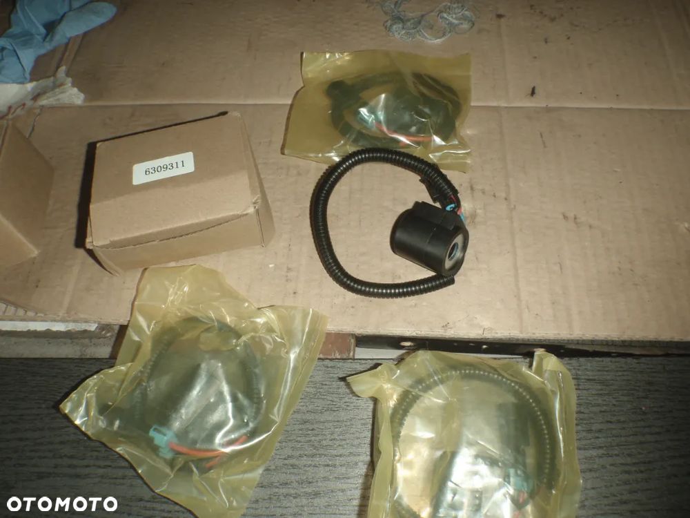 cewka Bobcat 751 753 763 773 853 863 864 873 883 963 A220 A300 S220 S250 S300 T190 T200 T250 T300 - 8