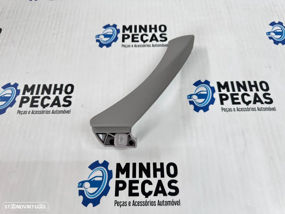 Puxador Esquerdo BMW Série 3 (E90/E91/E92) Cinza