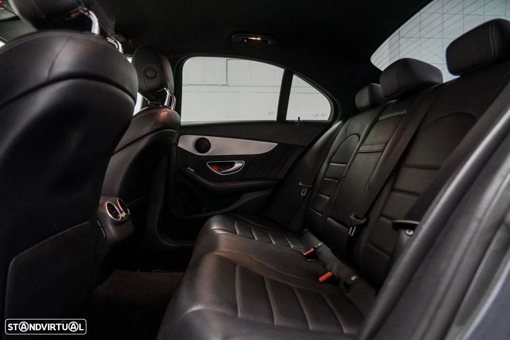 Mercedes-Benz C 300 de AMG Line - 8