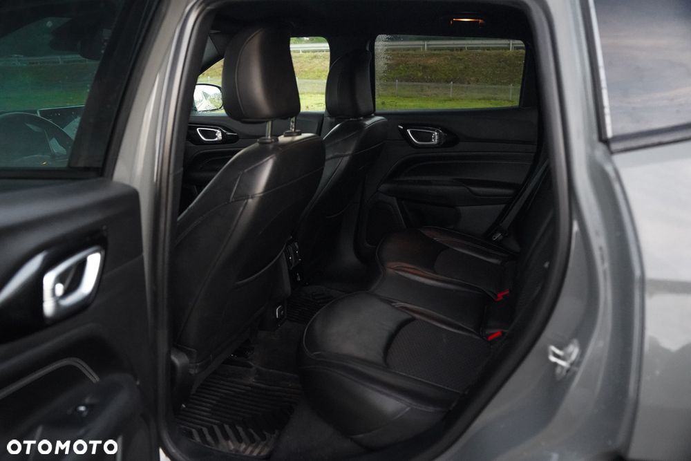 Jeep Compass - 38