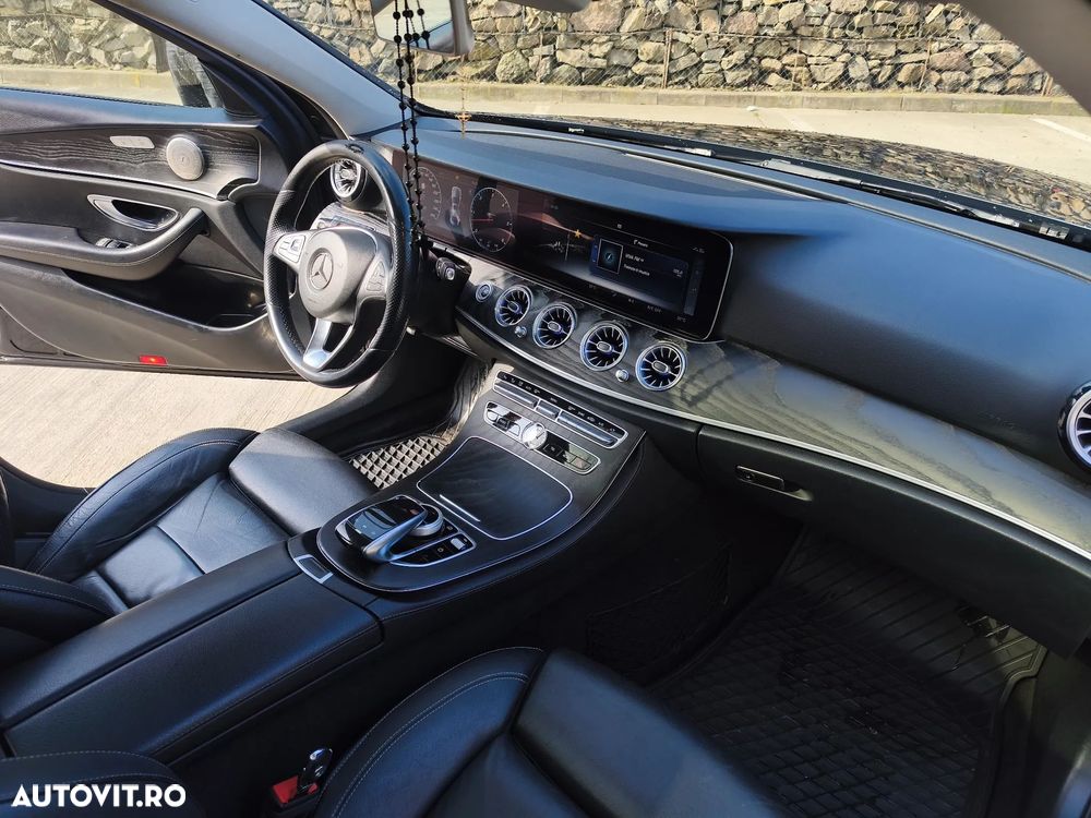 Mercedes-Benz E - 12