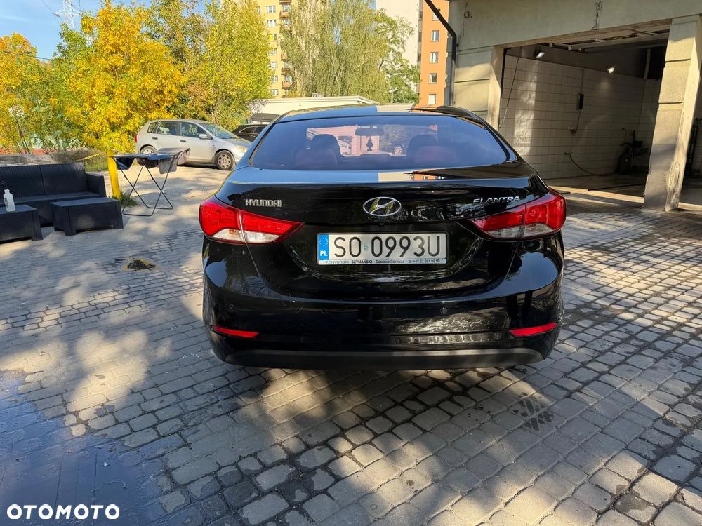 Hyundai Elantra 1.6 Comfort - 5