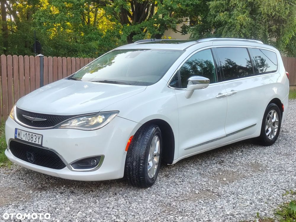 Chrysler Pacifica - 2