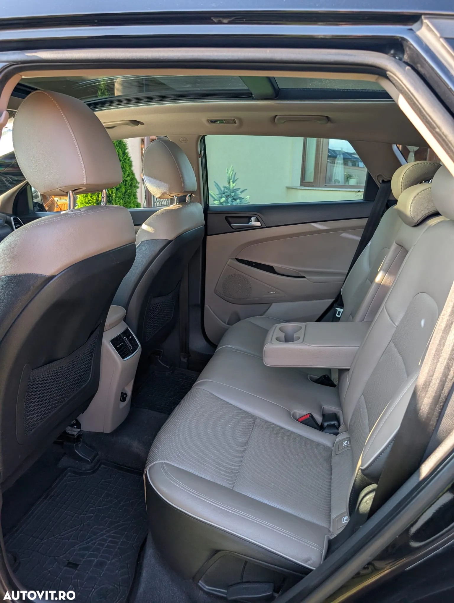 Hyundai Tucson 2.0 CRDI 4WD 8AT Luxury - 12