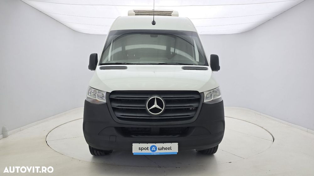 Mercedes-Benz Sprinter - 2