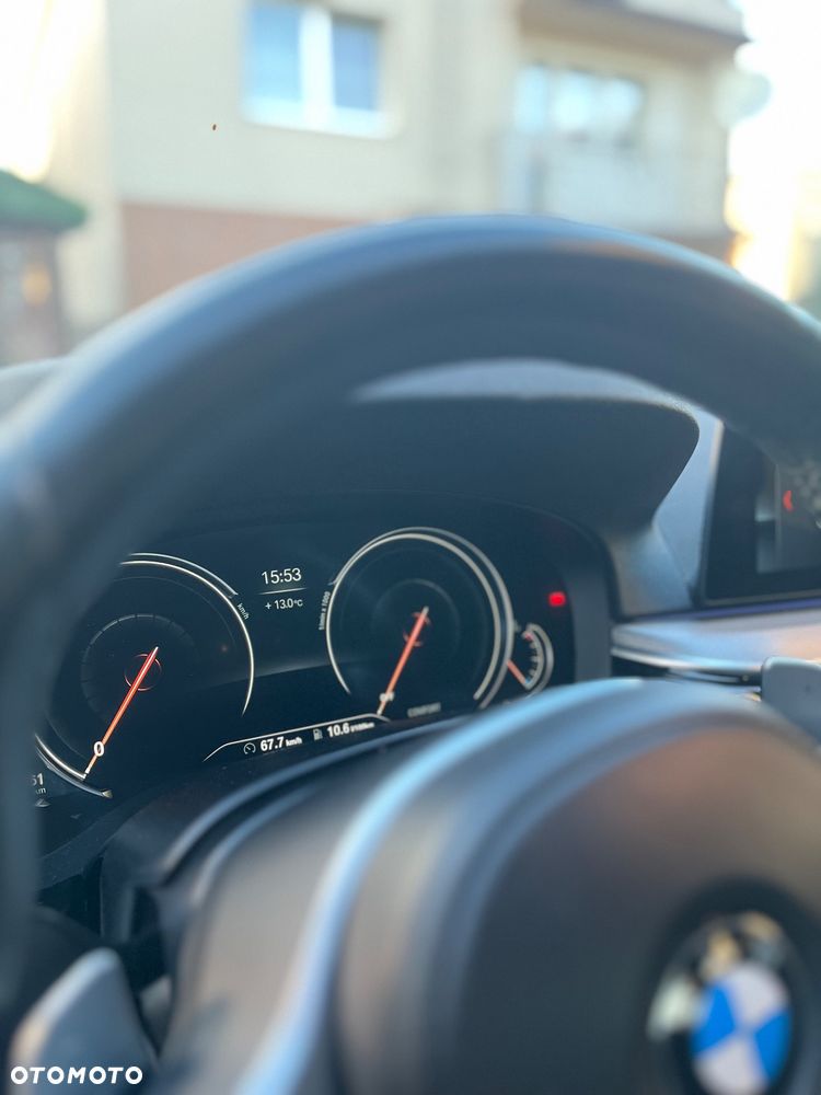 BMW Seria 5 540i xDrive - 11