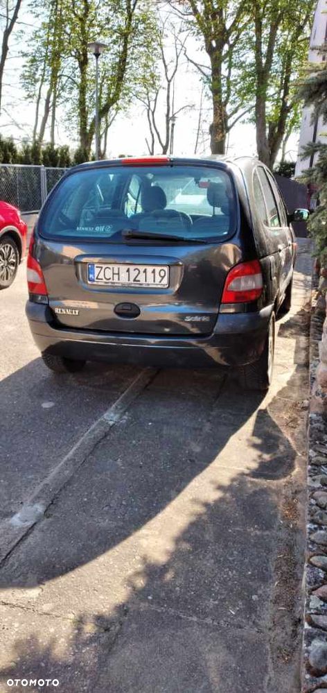 Renault Scenic 1.4 16V Family - 2