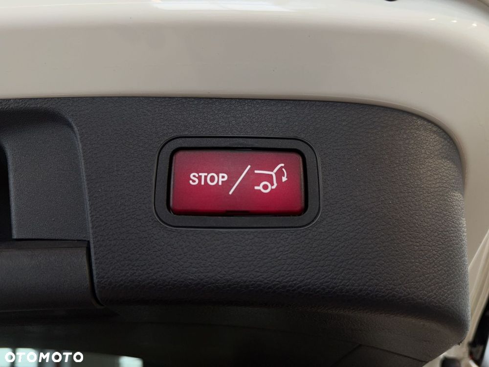 Mercedes-Benz GLA - 16