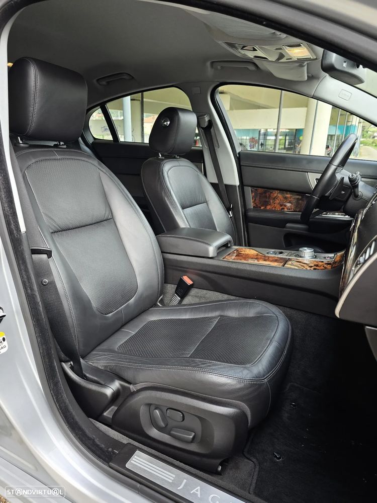 Jaguar XF 3.0 D V6 S Premium Luxury - 7