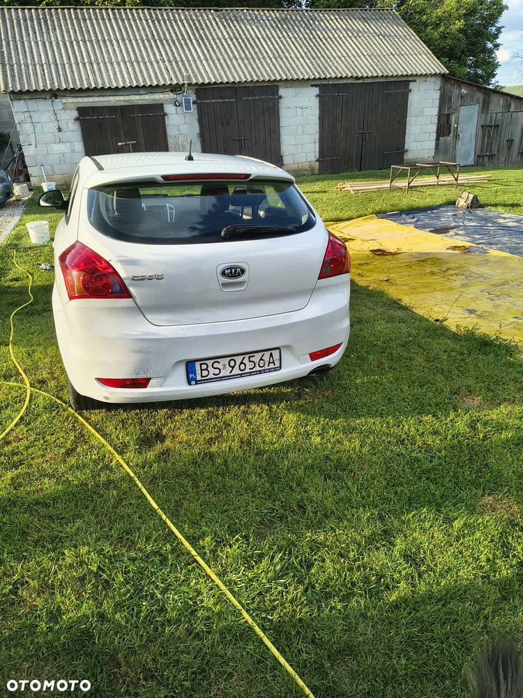 Kia Ceed 1.6 L - 4