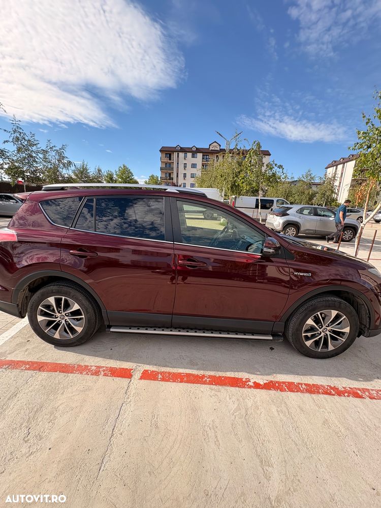 Toyota RAV4 - 6