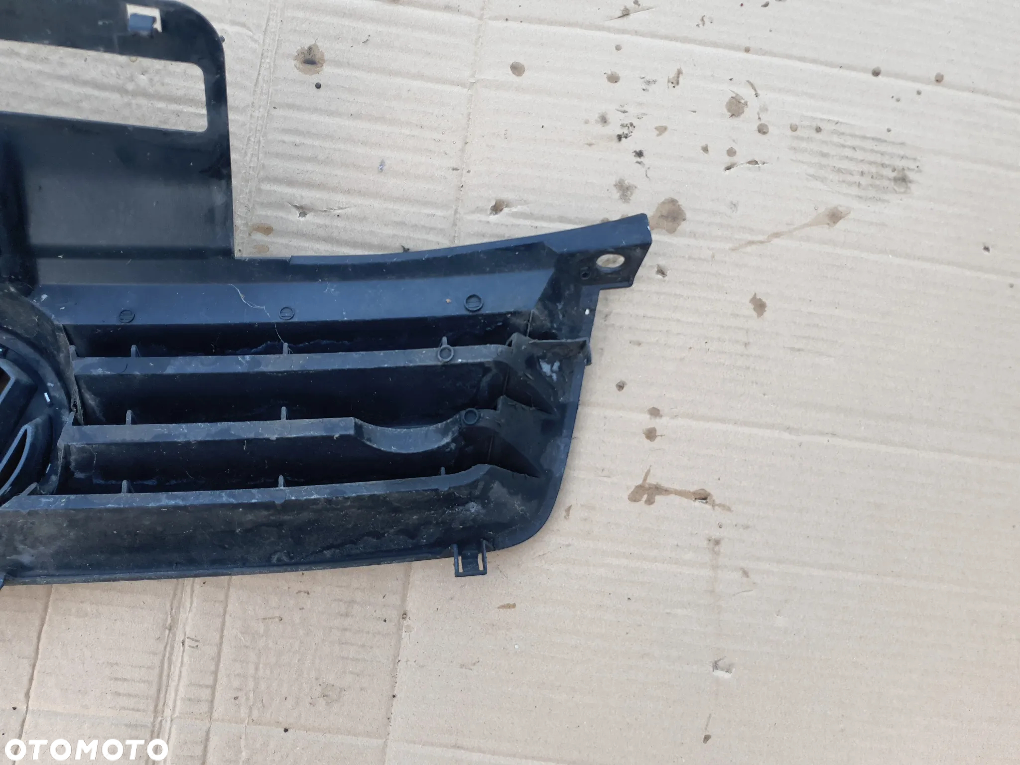 GRILL ATRAPA PRZÓD ORYGINAŁ VOLKSWAGEN POLO 9N - 6