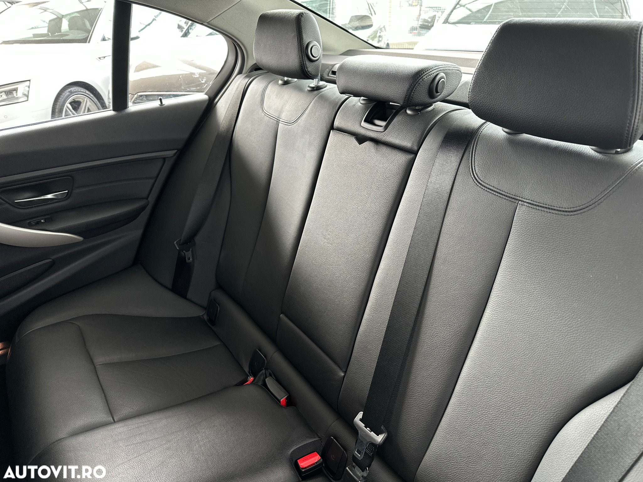 BMW Seria 3 320d - 39