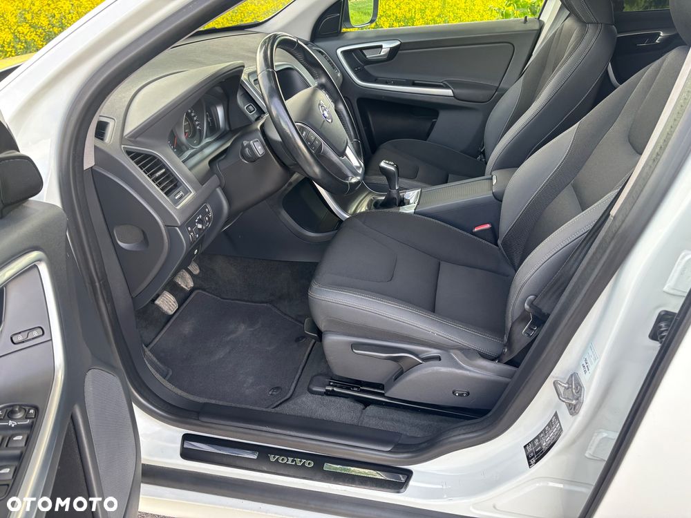 Volvo XC 60 D4 Drive-E Momentum - 19