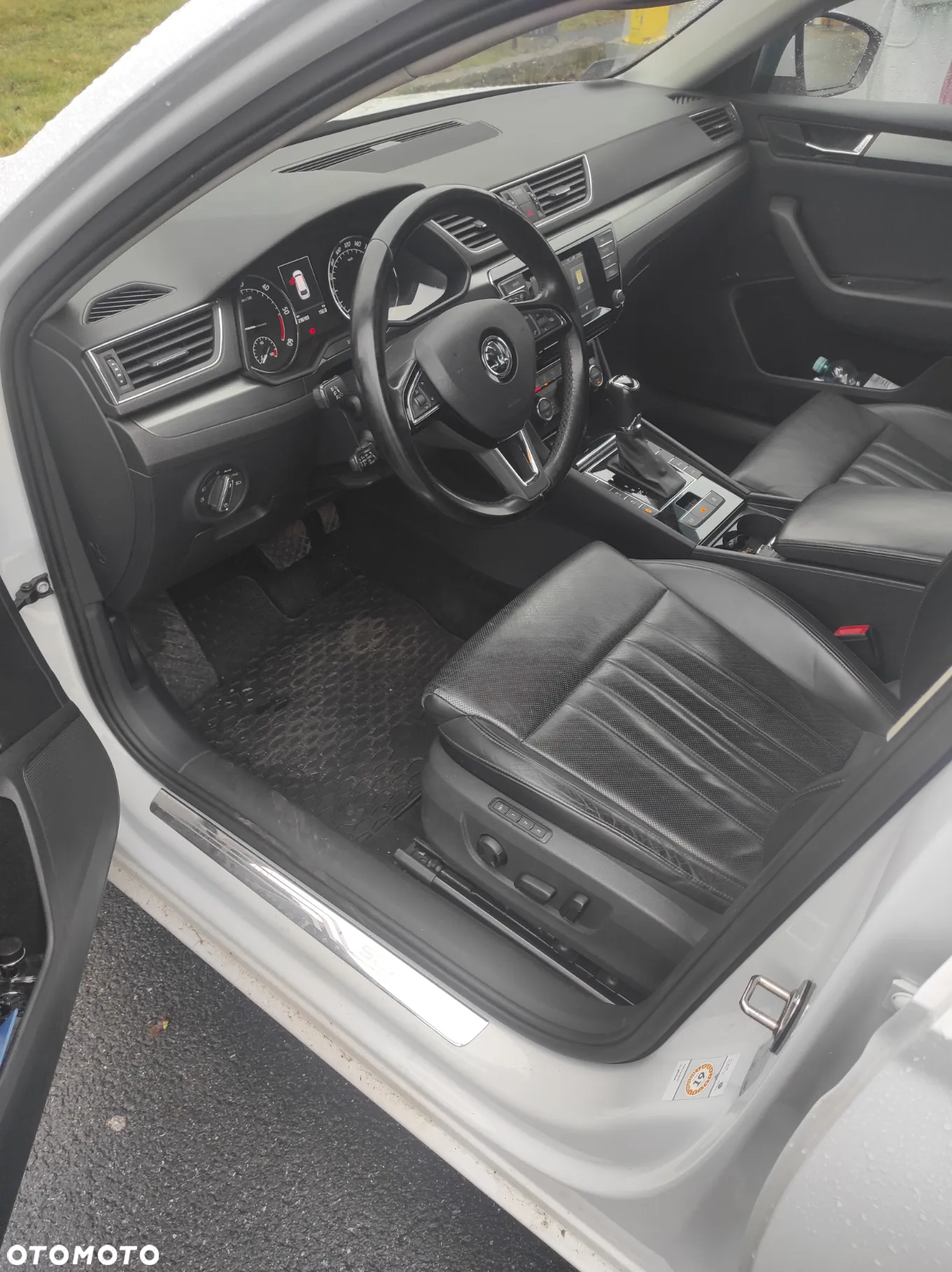 Skoda Superb 2.0 TDI Active DSG - 11