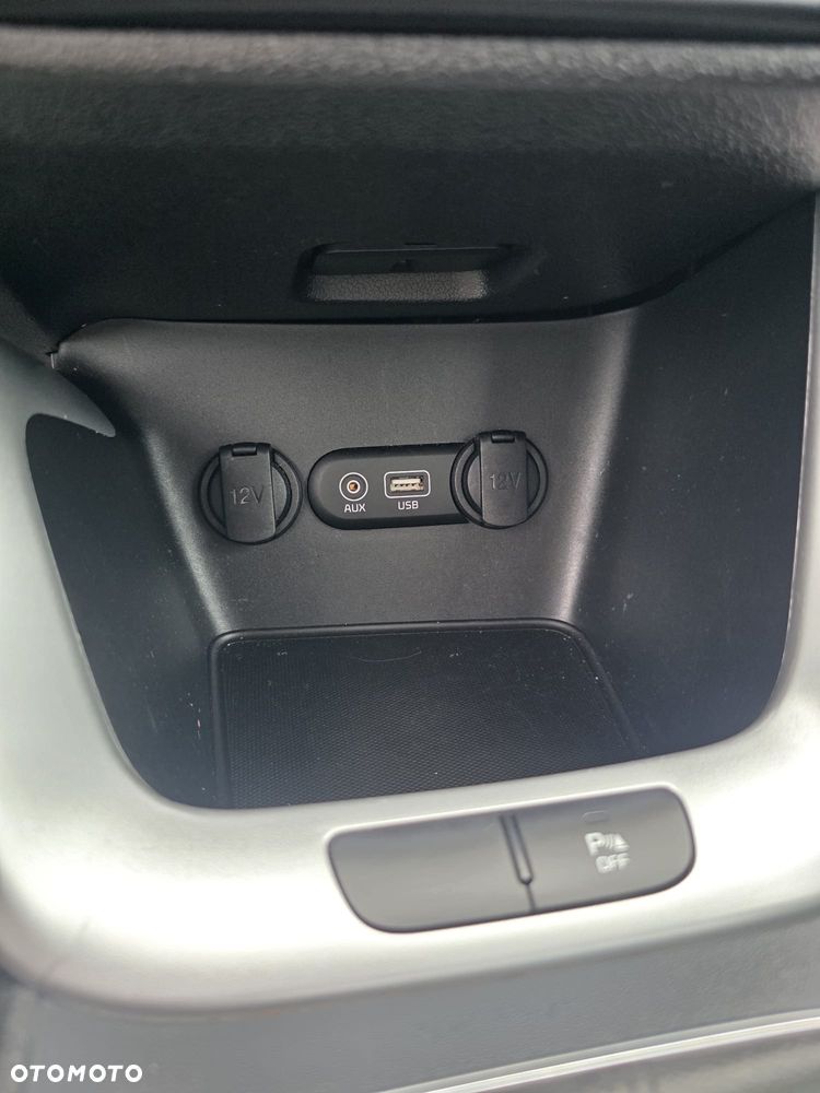 Kia Ceed 1.4 L - 8