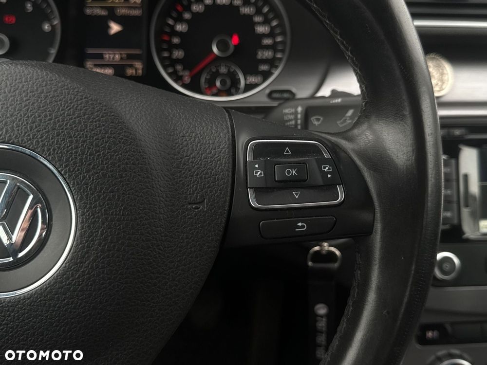 Volkswagen Passat 1.4 TSI BMT Comfortline - 26