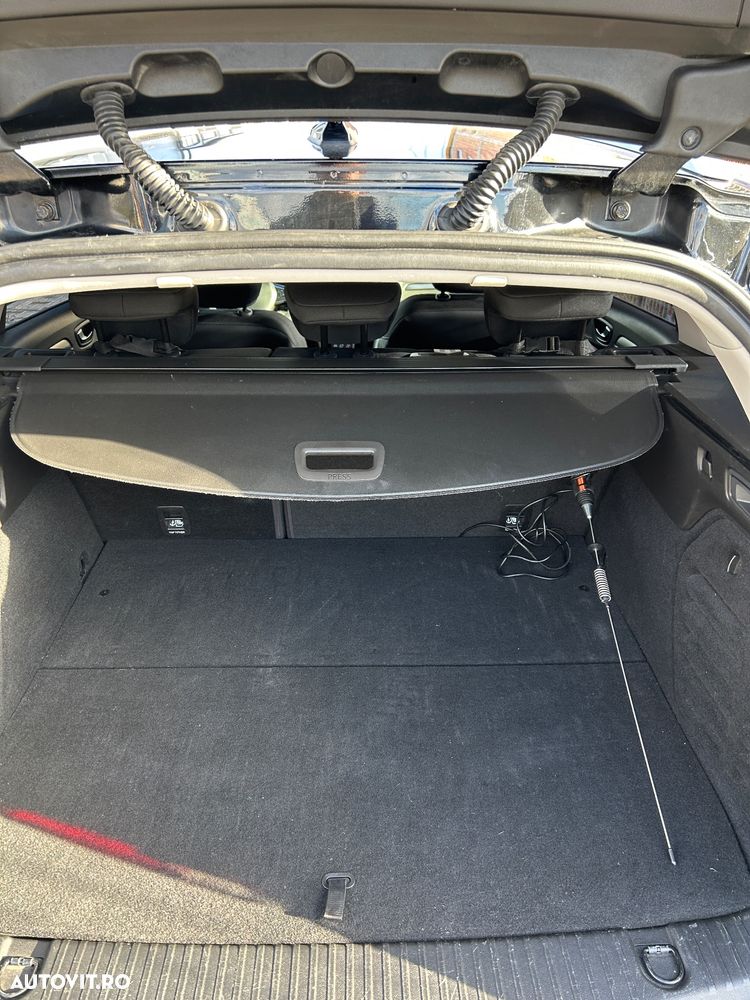 Renault Megane E-TECH 160 BUSINESS EDITION - 11