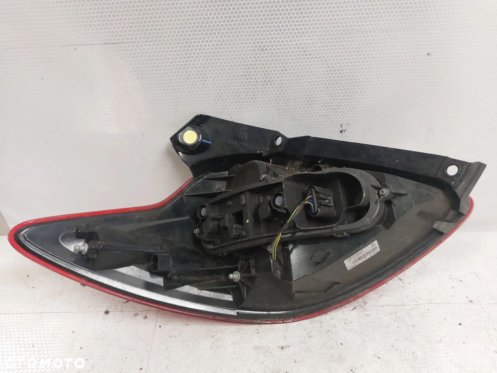 .  LAMPA TYL TYLNA PRAWA FORD KA - 4