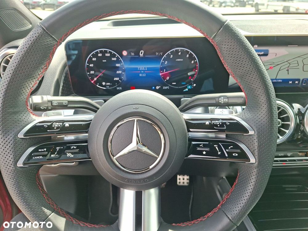 Mercedes-Benz GLB 220 mHEV 4-Matic AMG Line 8G-DCT - 11