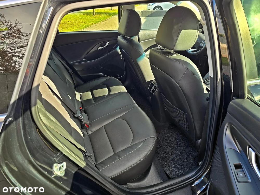 Hyundai i30 1.5 T-GDI 48V-Hybrid DCT EDITION 30+ - 18