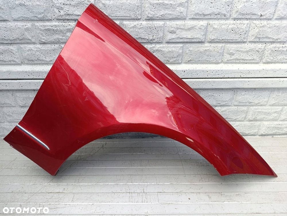 MERCEDES CLS W 218 W218 BŁOTNIK PRZEDNI PRAWY