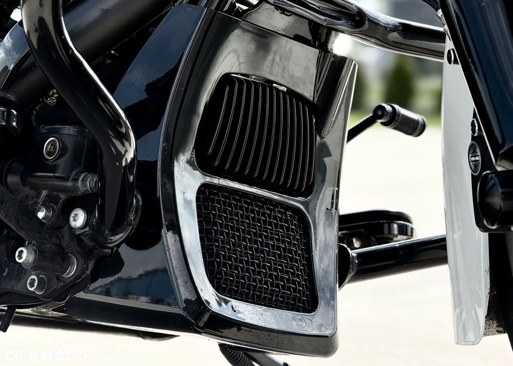 Harley-Davidson Touring Road Glide - 37