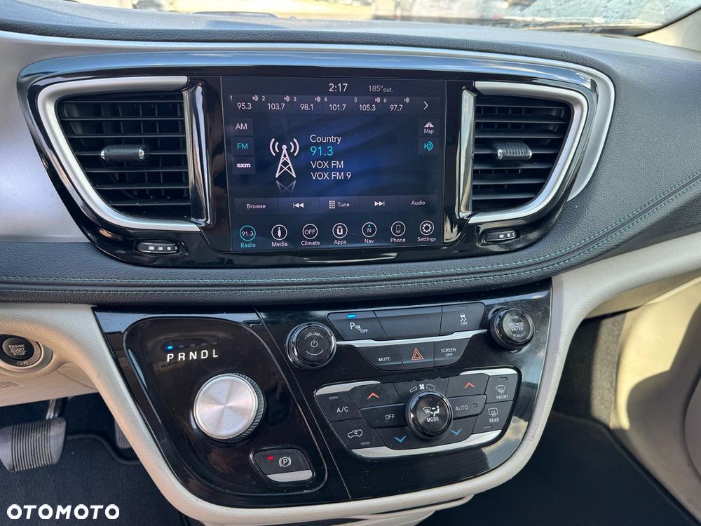 Chrysler Pacifica - 13