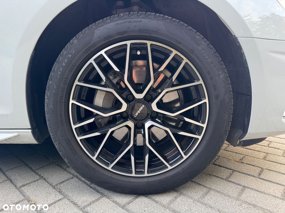 Audi A4 Avant 40 TDI quattro S tronic advanced - 8