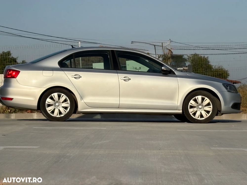Volkswagen Jetta 1.6 TDI DPF Trendline - 1