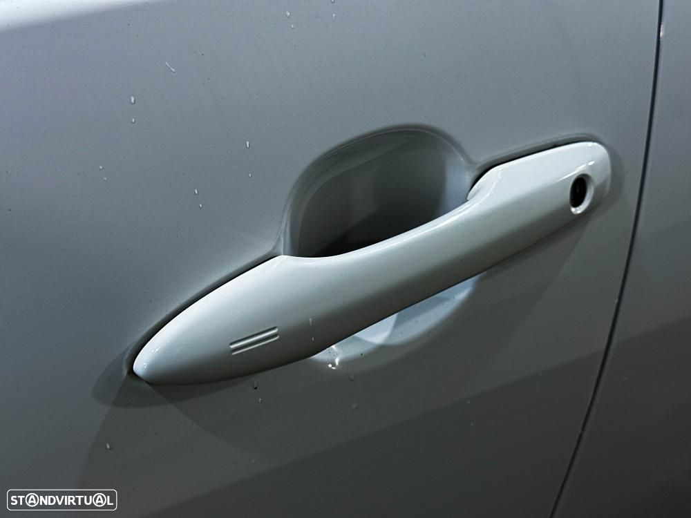 Toyota Yaris 1.5 HDF Premier Edition - 17
