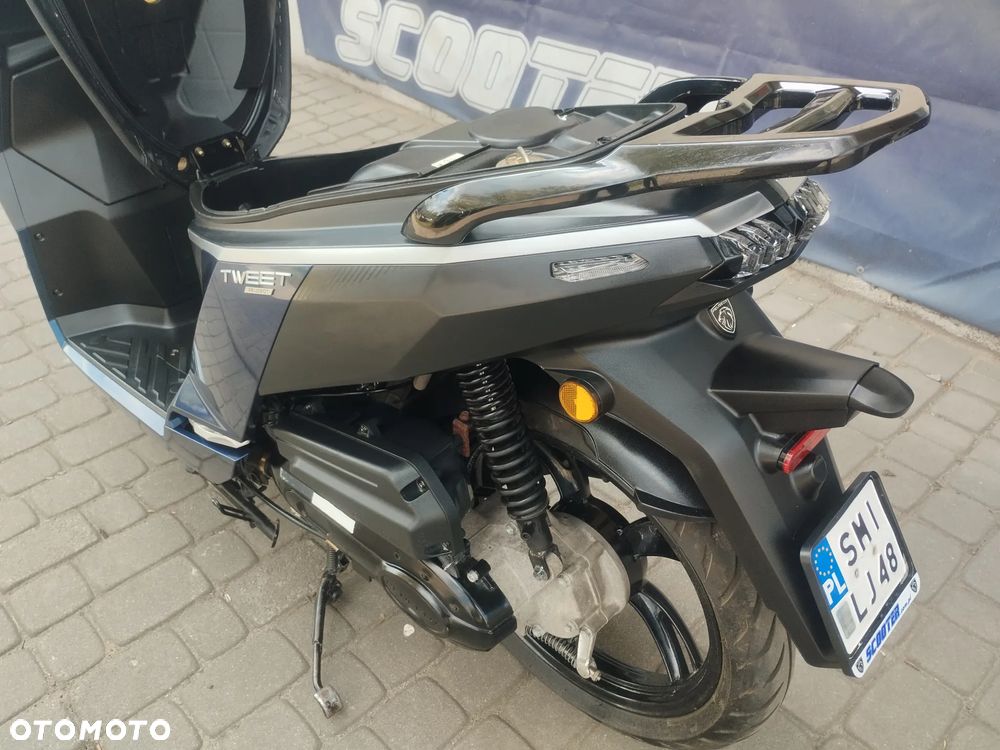 Peugeot Tweet - 8