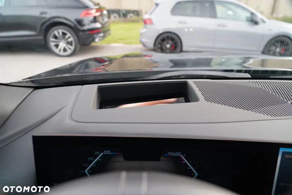 BMW Seria 5 520d xDrive mHEV M Sport - 9