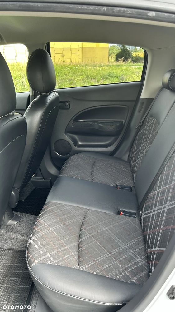 Mitsubishi Space Star 1.2 AS&G Instyle CVT - 17