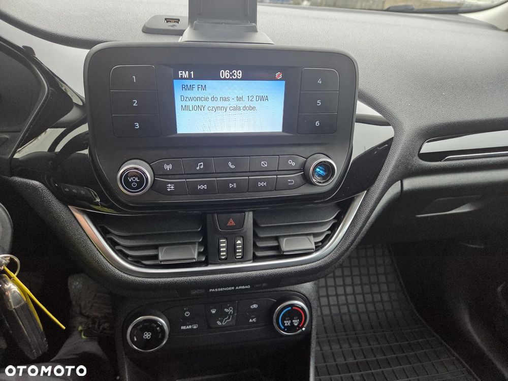 Ford Fiesta 1.0 EcoBoost S&S TREND - 10