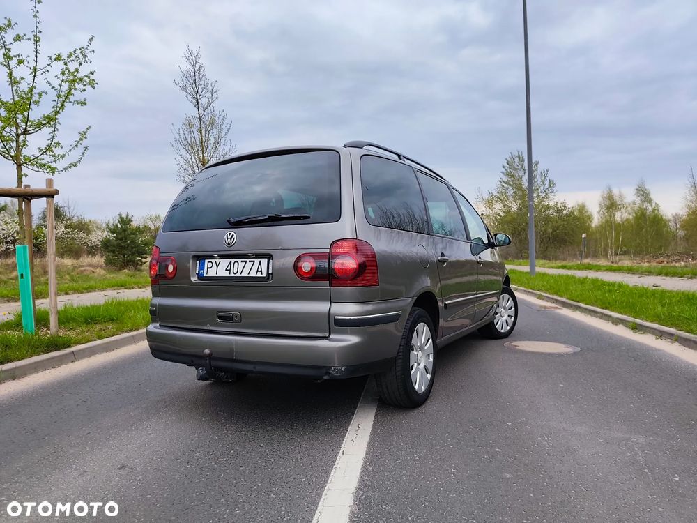 Volkswagen Sharan 1.9 TDI Automatik Exclusive Edition - 4