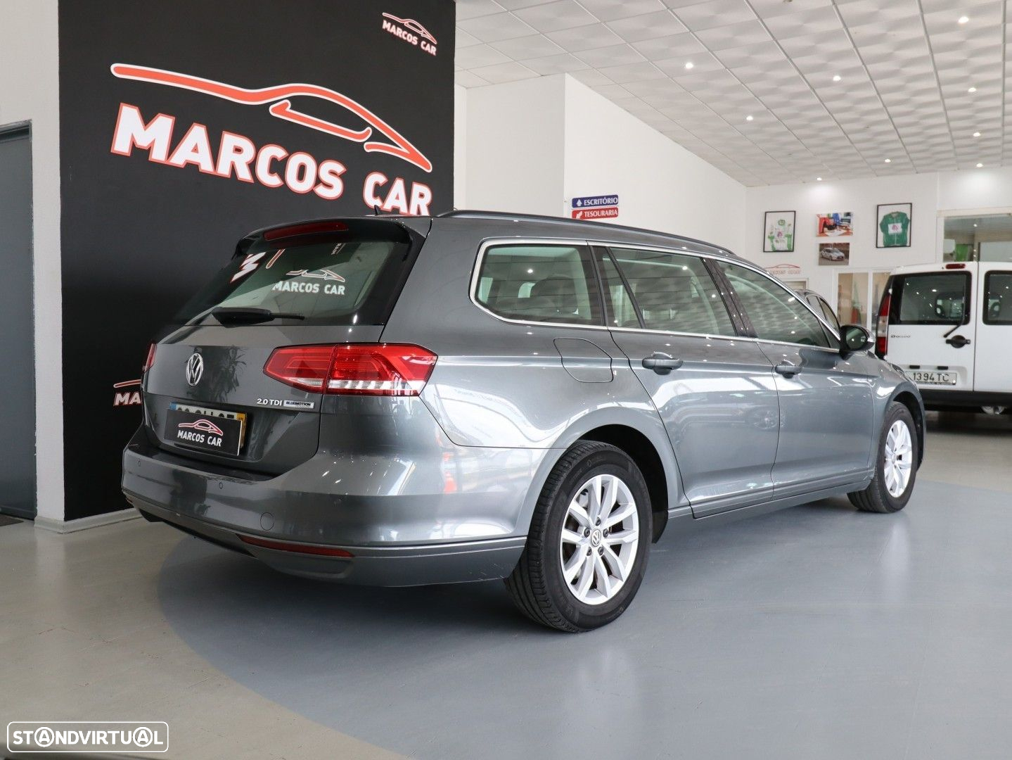 VW Passat Variant 2.0 TDi Confortline DSG - 4