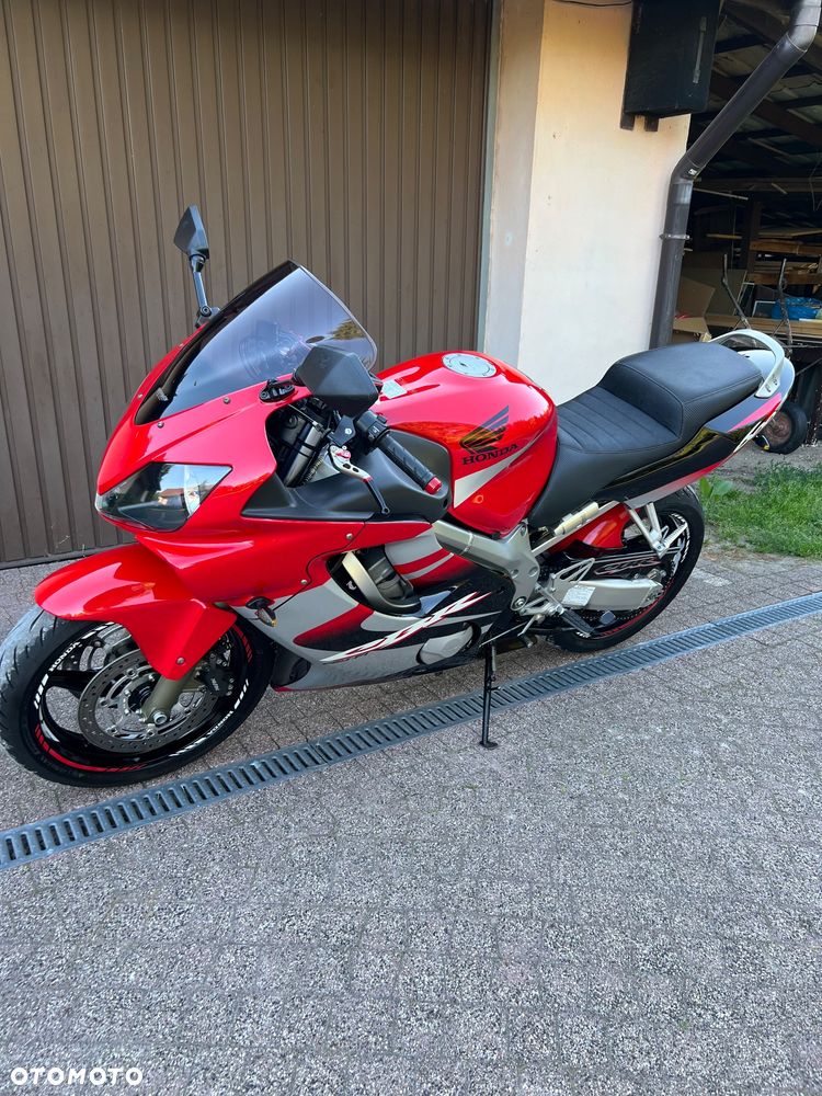 Honda CBR - 23