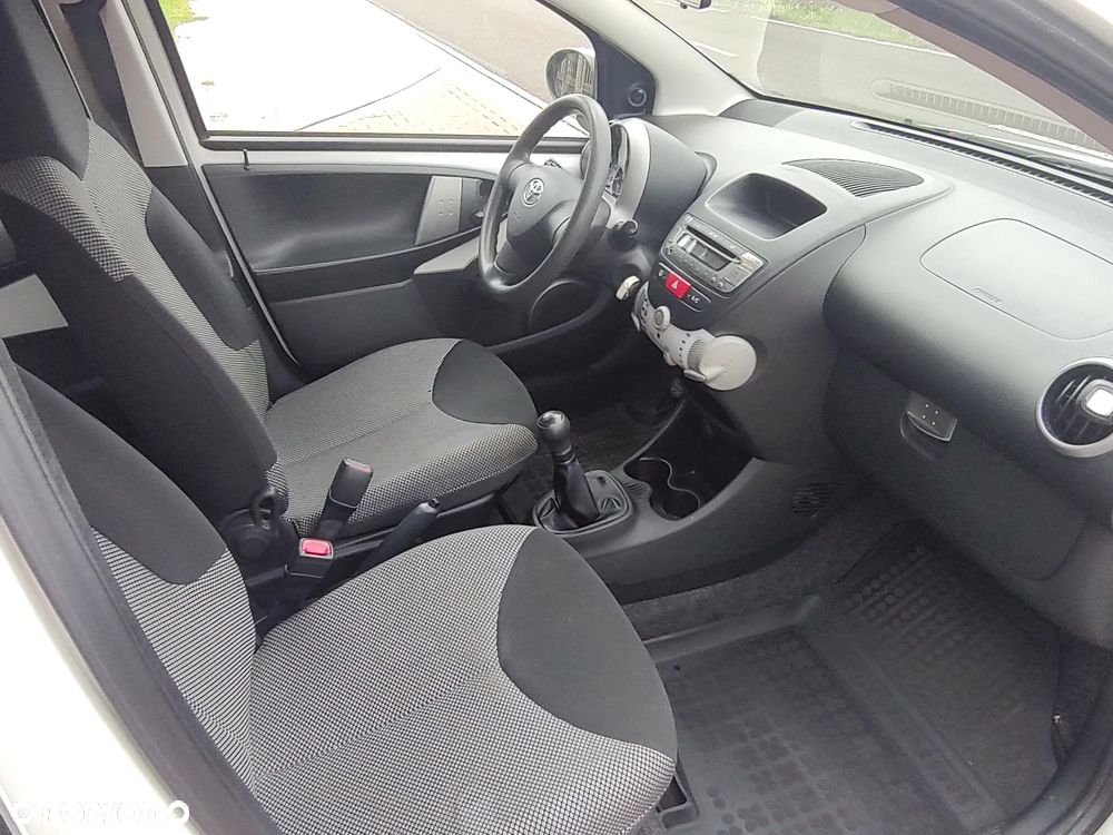 Toyota Aygo Cool - 25
