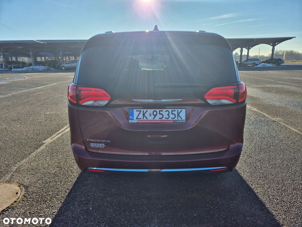 Chrysler Pacifica - 4