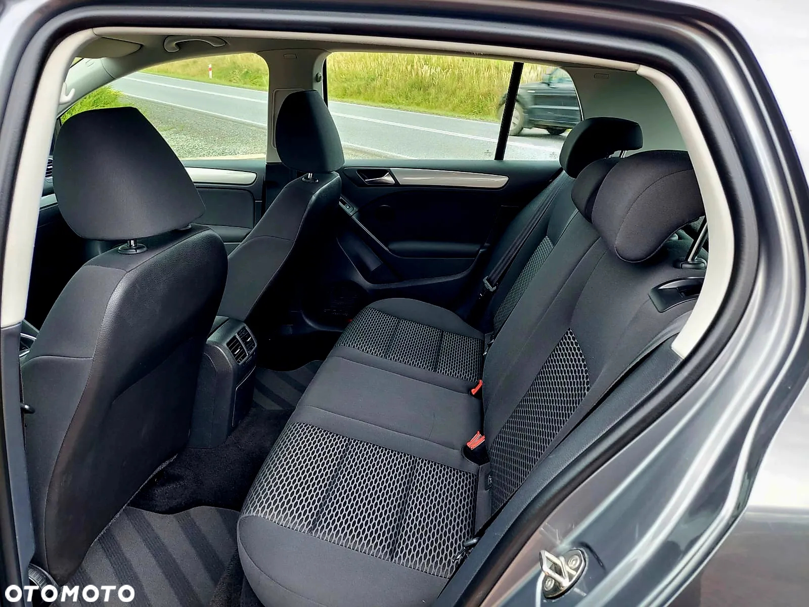 Volkswagen Golf 1.2 TSI BlueMotion Technology Comfortline - 12