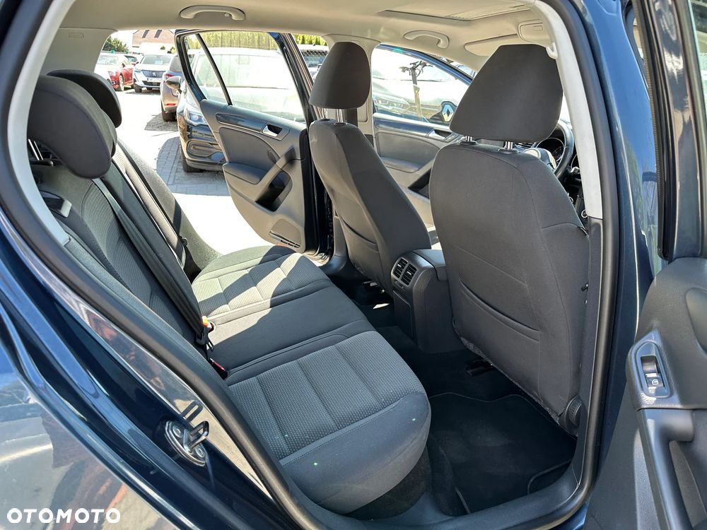 Volkswagen Golf - 24