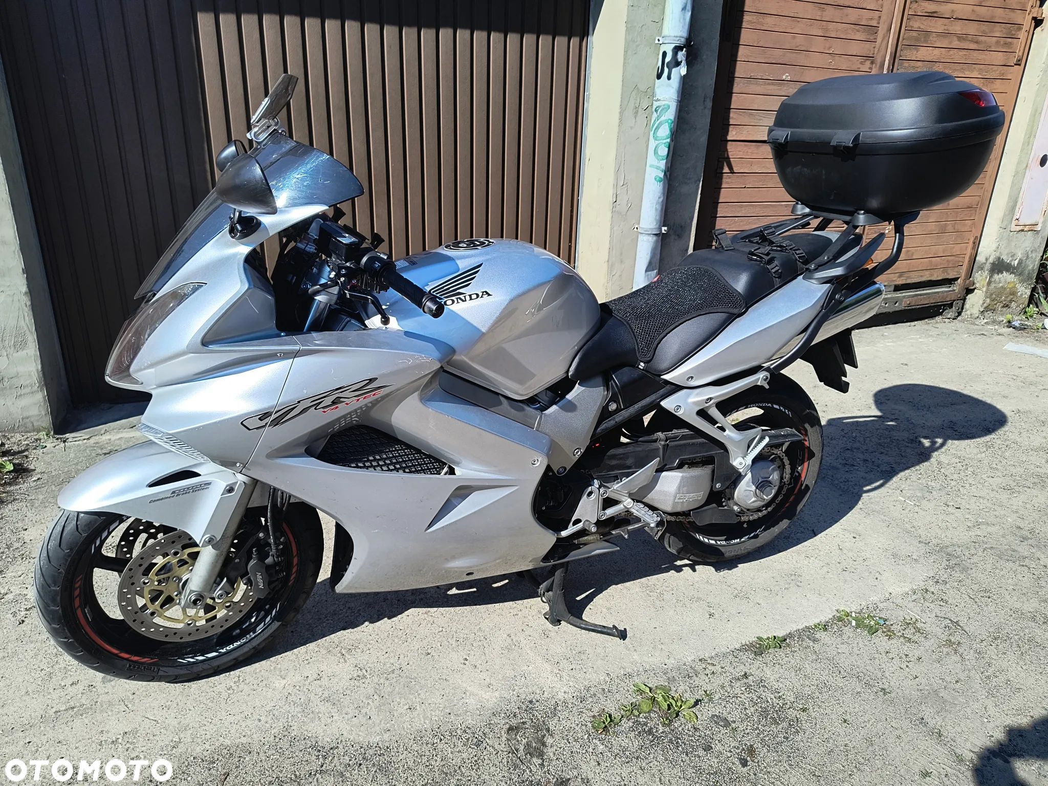 Honda VFR - 1
