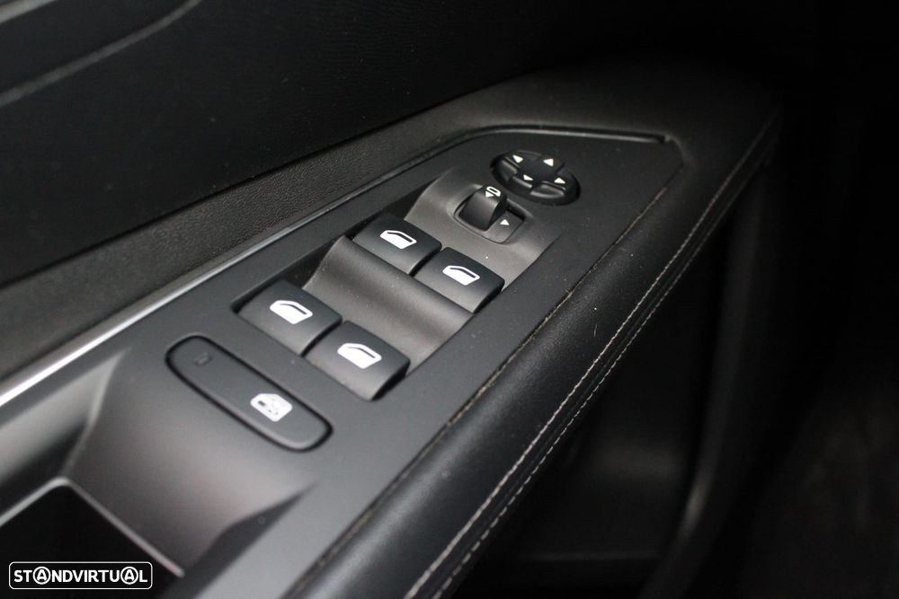 Peugeot 3008 PureTech 130 Stop & Start GPF EAT8 Allure - 27