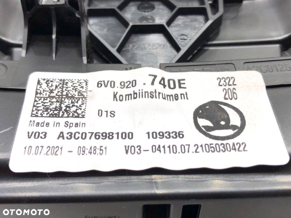 LICZNIK  SKODA FABIA III Kombi (NJ5) 2014 - 2022 1.0 44 kW [60 KM] benzyna 2014 - 2022 6V0920740E - 4