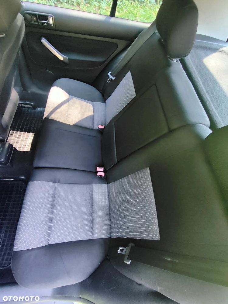 Volkswagen Golf - 23
