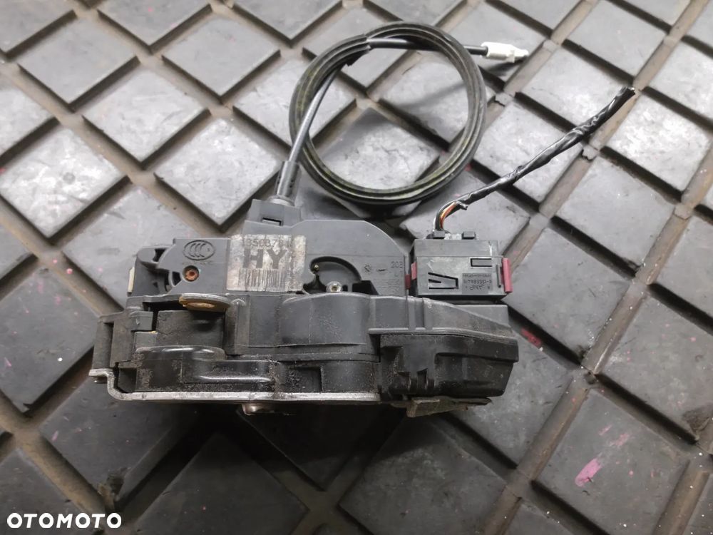 Zamek drzwi lewy przód przedni Opel Astra IV J Insignia A 13579518 HY - 1