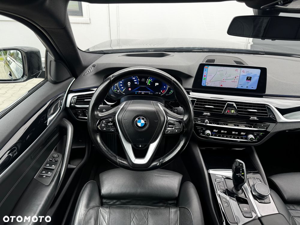 BMW Seria 5 520d Sport Line - 10