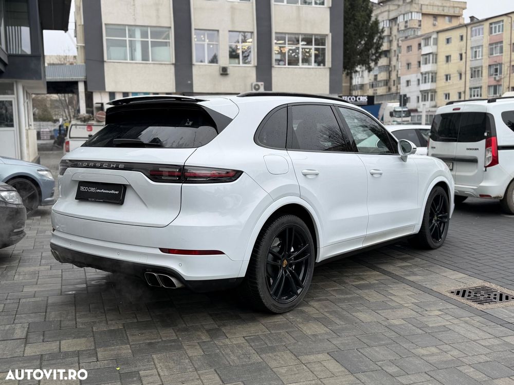 Porsche Cayenne Turbo - 3