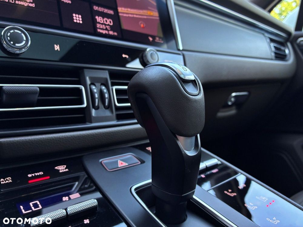 Porsche Macan - 31